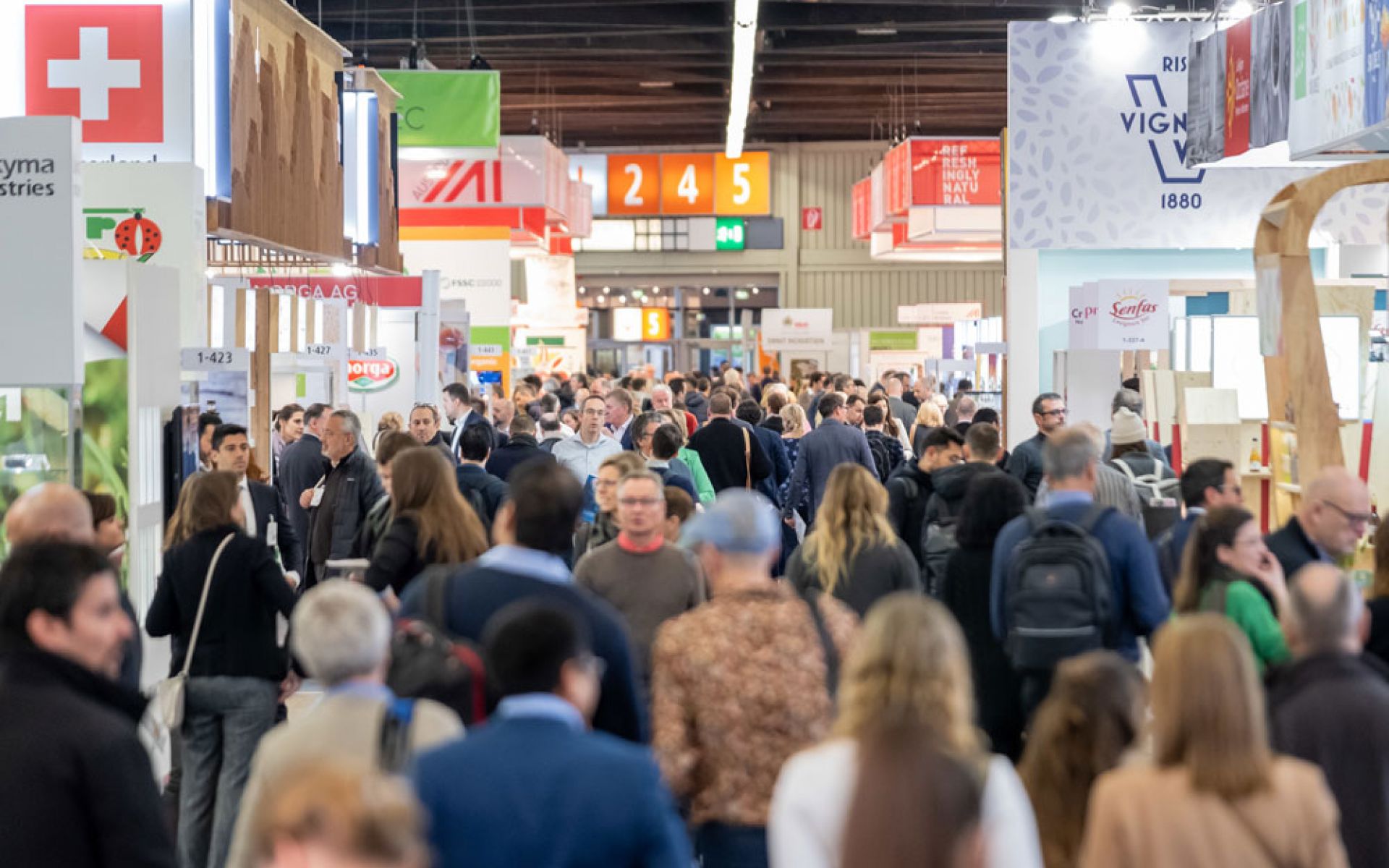 Besucher auf der BioFach