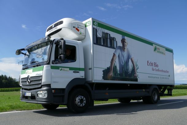 Lastwagen der ORFO Bio für Großverbraucher